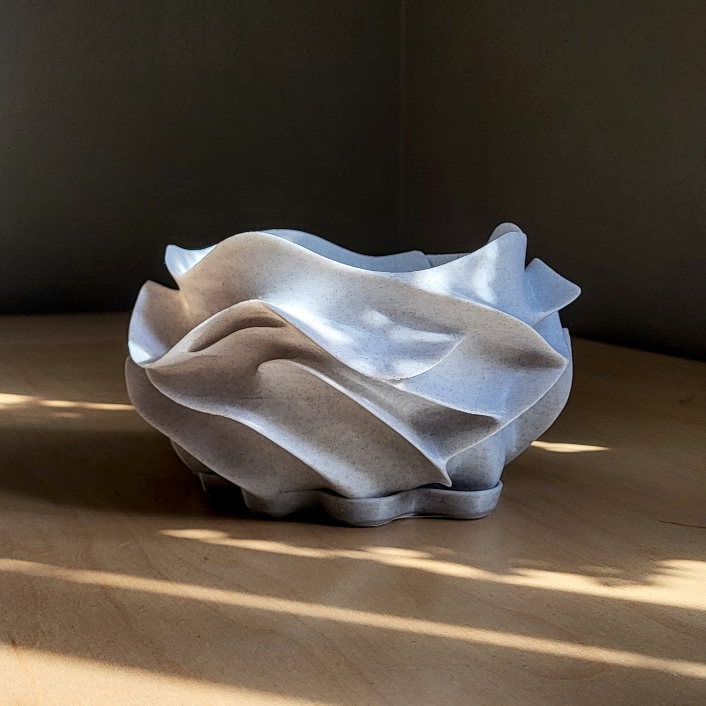 Aeris Planter — Sculptural 8″ Planter with Integrated Water Catch