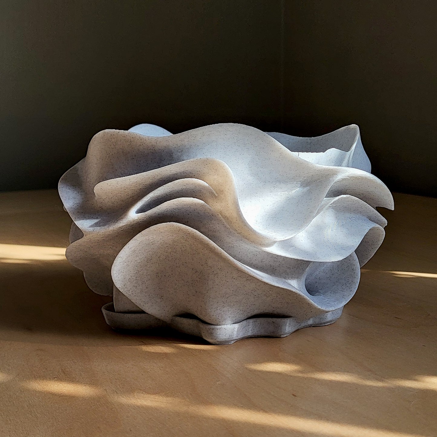 Aeris Planter — Sculptural 8″ Planter with Integrated Water Catch