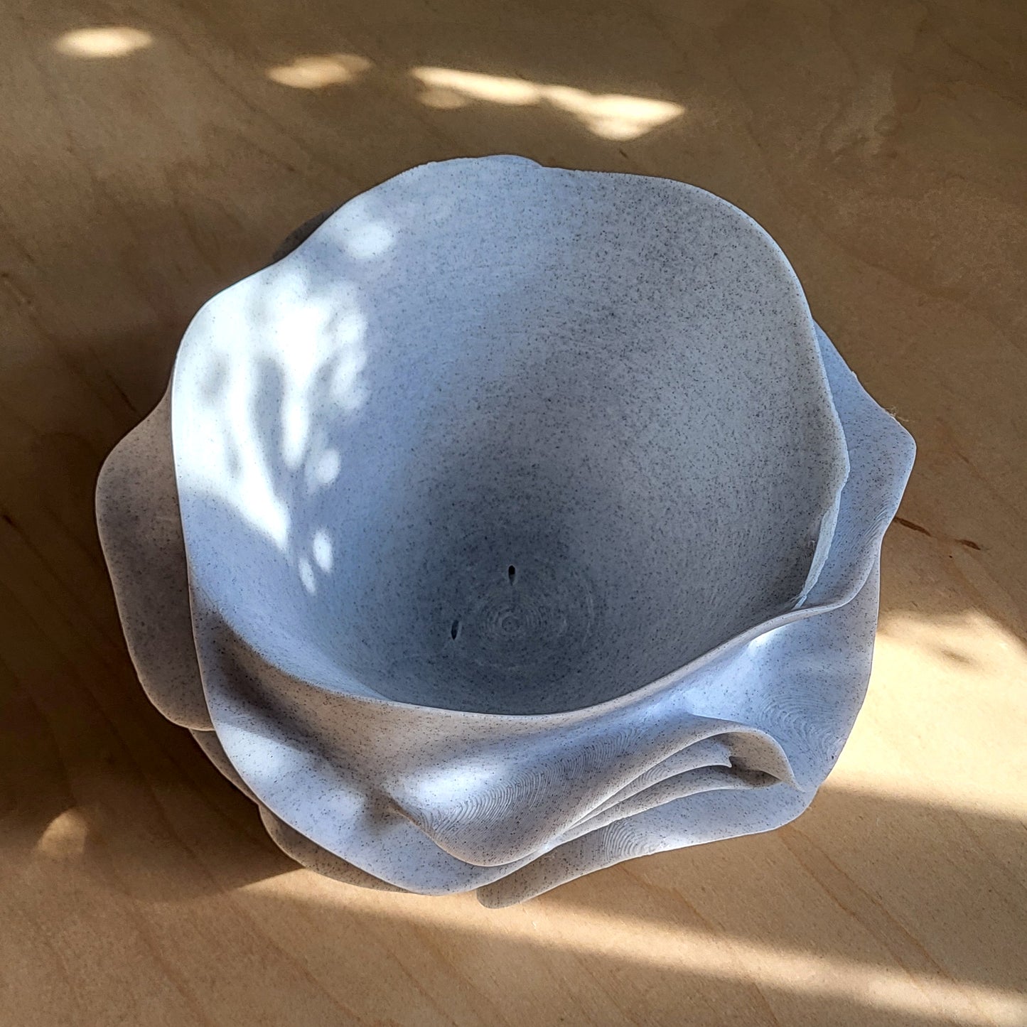 Aeris Planter — Sculptural 8″ Planter with Integrated Water Catch