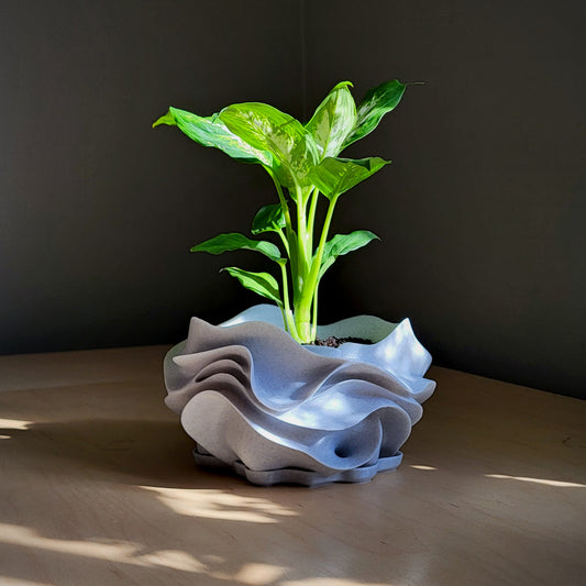 Aeris Planter — Sculptural 8″ Planter with Integrated Water Catch