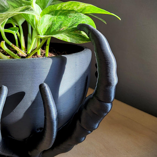 Noctaura Planter — Sculptural 9″ Planter