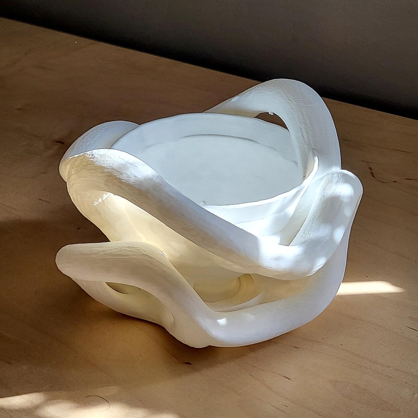 Helix Planter — Sculptural 8″ Planter with Hidden Water Catch